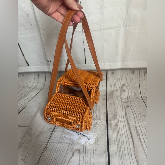 NWT Wicker Car Jeep Shaped Handbag Tommy Bahama Viral Tik Tok Bag Brown Tan - Picture 6 of 11